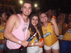 Oktober 10 Anos